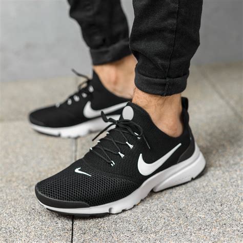 nike schuhe herren schwarz sale|nike schuhe für herren.